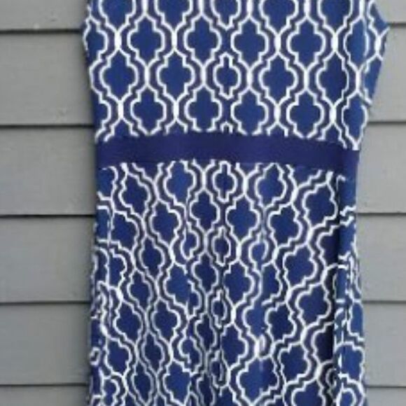 Lands End Navy/white Geometric dress with Front Pockets Size 8 - Picture 4 of 5